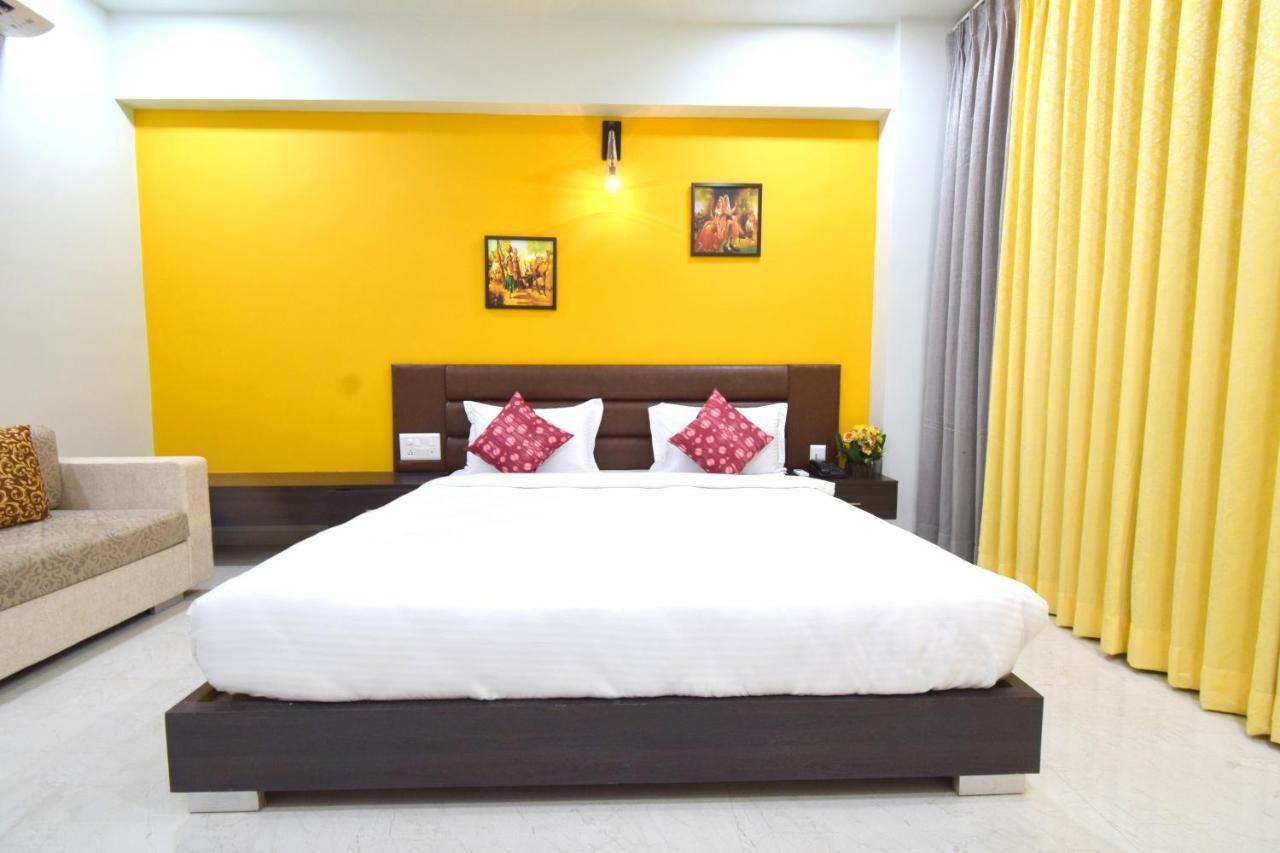 The Sky Imperial- Hotel Gopal Darshan นาถดวารา ภายนอก รูปภาพ
