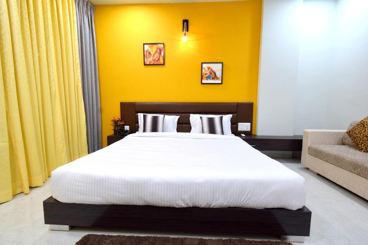 The Sky Imperial- Hotel Gopal Darshan นาถดวารา ภายนอก รูปภาพ