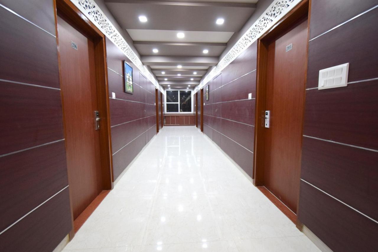The Sky Imperial- Hotel Gopal Darshan นาถดวารา ภายนอก รูปภาพ