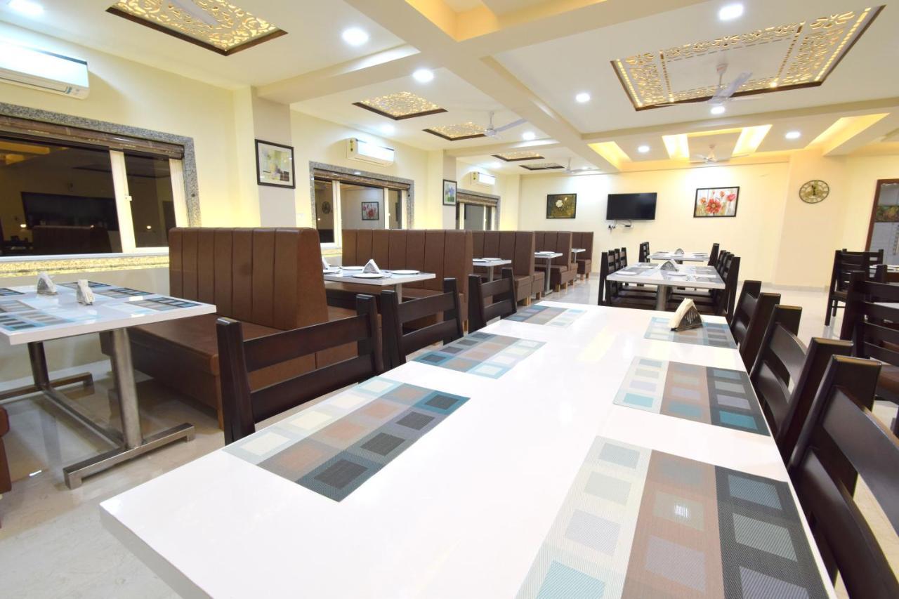 The Sky Imperial- Hotel Gopal Darshan นาถดวารา ภายนอก รูปภาพ