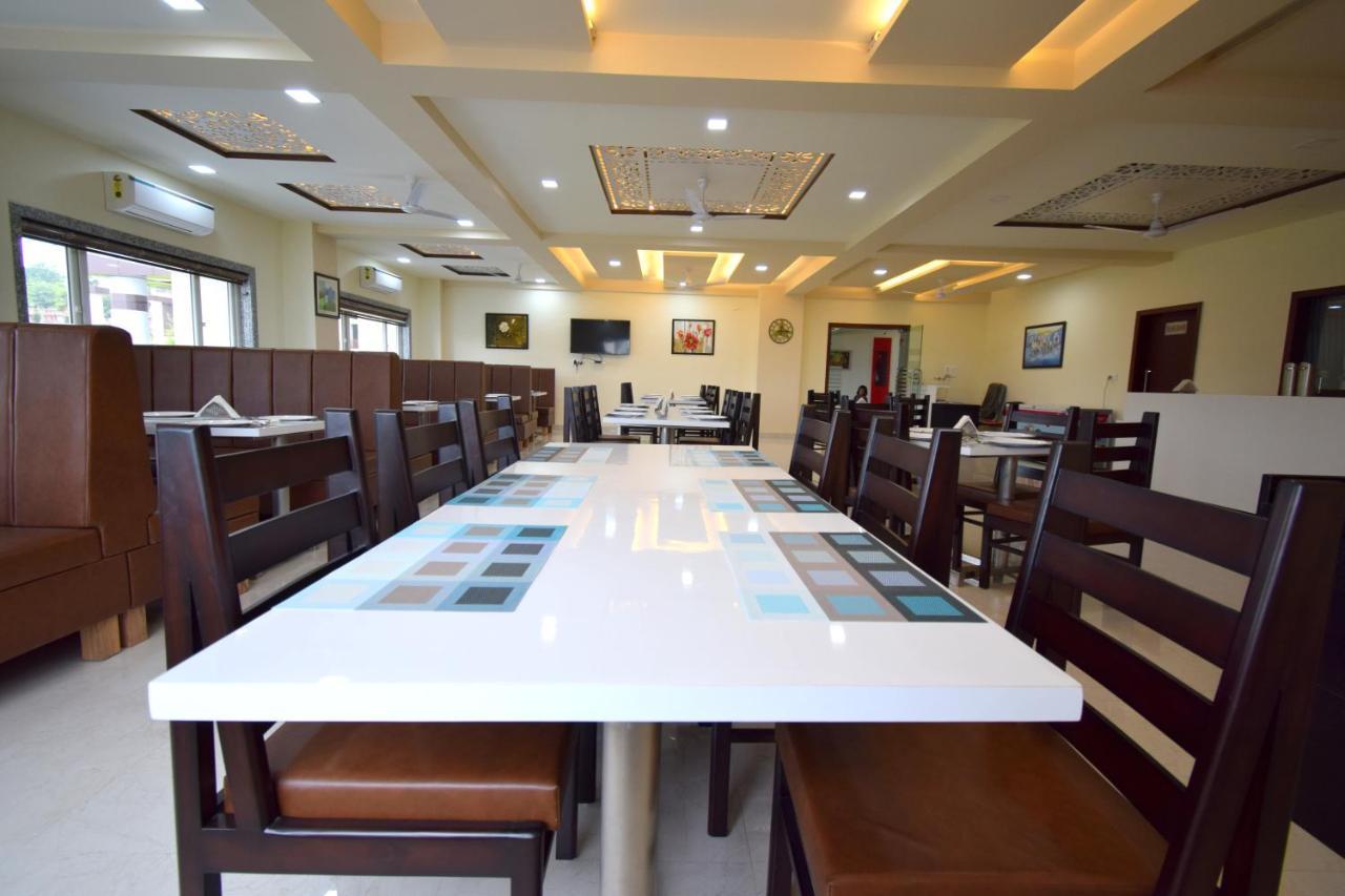 The Sky Imperial- Hotel Gopal Darshan นาถดวารา ภายนอก รูปภาพ