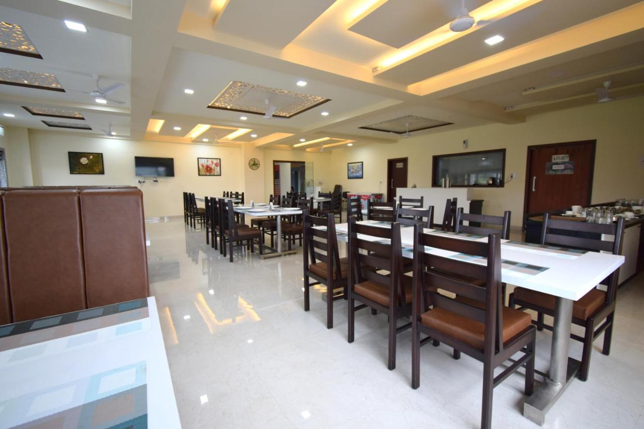 The Sky Imperial- Hotel Gopal Darshan นาถดวารา ภายนอก รูปภาพ