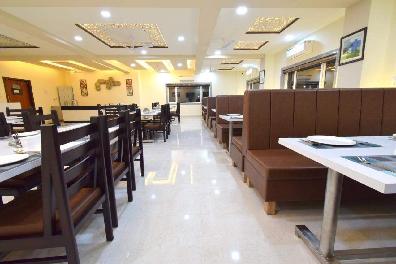 The Sky Imperial- Hotel Gopal Darshan นาถดวารา ภายนอก รูปภาพ