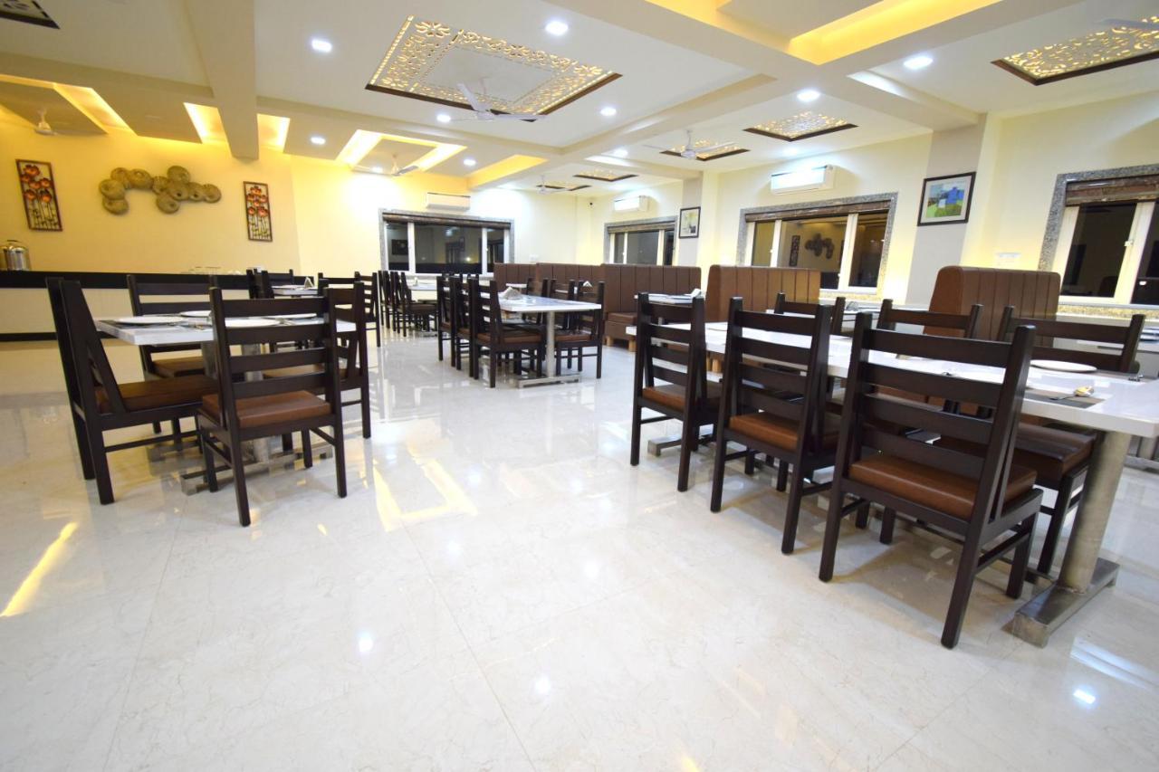 The Sky Imperial- Hotel Gopal Darshan นาถดวารา ภายนอก รูปภาพ