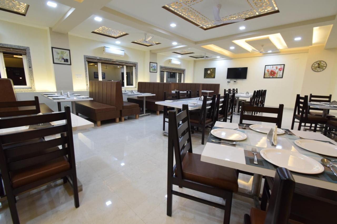The Sky Imperial- Hotel Gopal Darshan นาถดวารา ภายนอก รูปภาพ