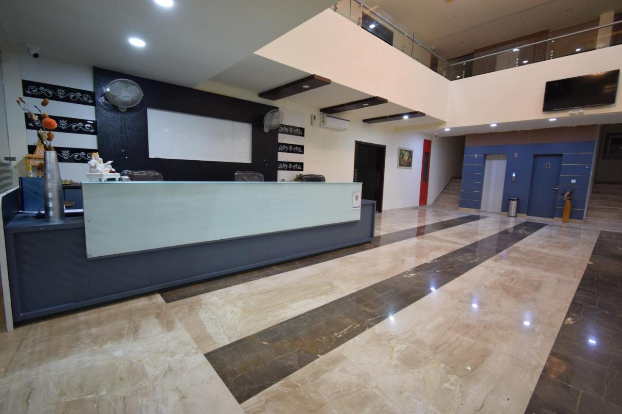 The Sky Imperial- Hotel Gopal Darshan นาถดวารา ภายนอก รูปภาพ