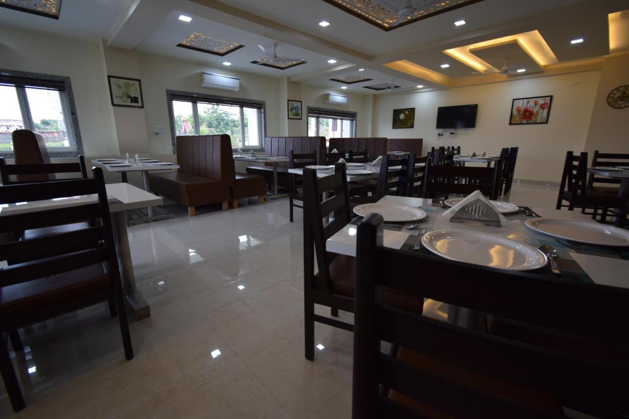 The Sky Imperial- Hotel Gopal Darshan นาถดวารา ภายนอก รูปภาพ
