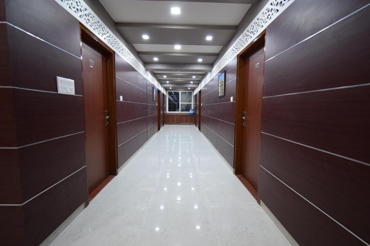 The Sky Imperial- Hotel Gopal Darshan นาถดวารา ภายนอก รูปภาพ